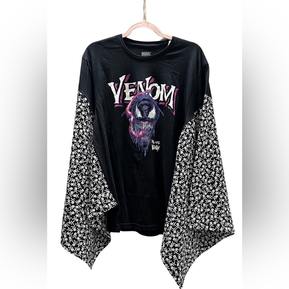 Up Cycled Marvel Venom T-Shirt w/Skull & Crossbones Fabric Sleeves, Size Medium